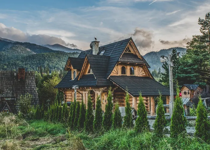 Owcza Z Jacuzzi I Sauna בקתה