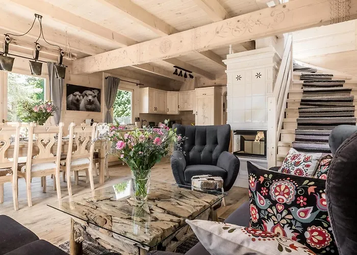 Owcza Z Jacuzzi I Sauna בקתה