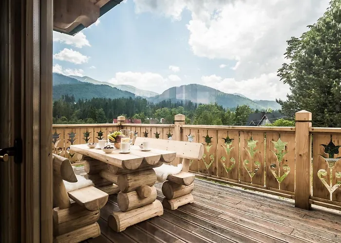 Owcza Z Jacuzzi I Sauna בקתה