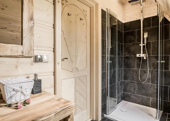 Owcza Z Jacuzzi I Sauna בקתה קושצ'ליסקו